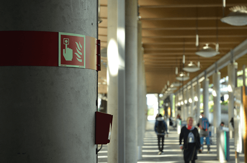 Brannalarm - plogskilt med symbol